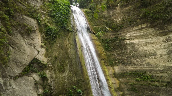 Schöner tropischer Wasserfall Philippinen, Cebu — Stockfoto