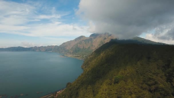 Jezero Batur. Bali, Indonésie. — Stock video
