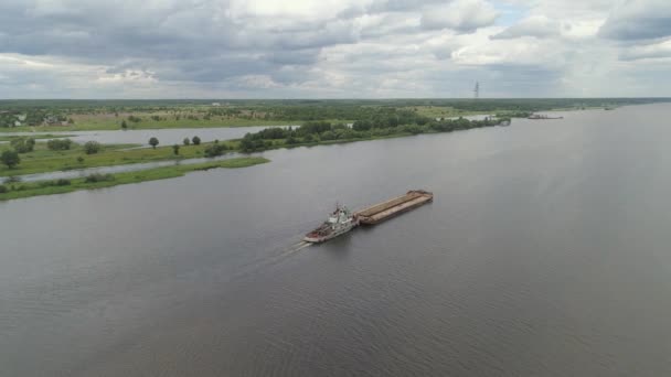 Barge sur la Volga — Video