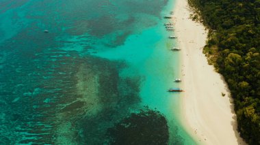 Beyaz kumlu plajlı Boracay Adası, Filipinler
