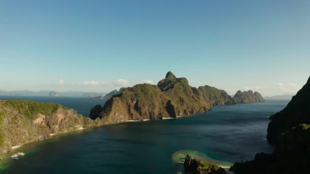 Przylądek morski z tropikalnymi wyspami El Nido, Palawan, Filipiny — Wideo stockowe