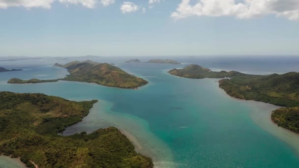 필리핀, 팔 라완, 열 대의 섬 과 석호가 있는 아름다운 풍경 — 비디오
