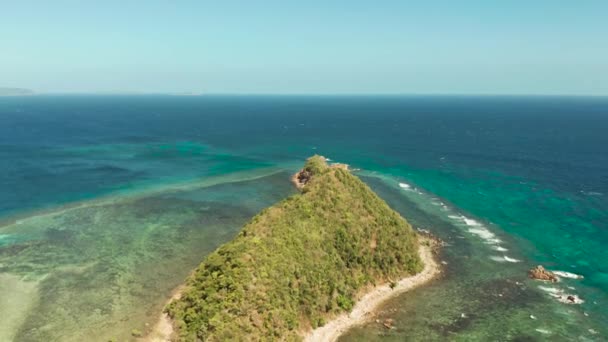 Trópusi sziget és kék tenger, Fülöp-szigetek, Palawan — Stock videók