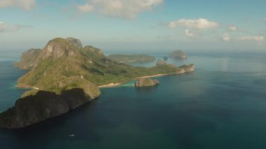 Tropik adaları olan deniz burnu El Nido, Palawan, Filipinler