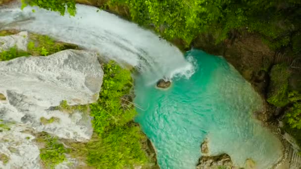 Krásný tropický vodopád Filipíny, Cebu — Stock video