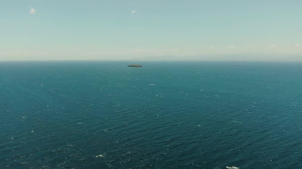 Surface bleue de la mer, vue de dessus