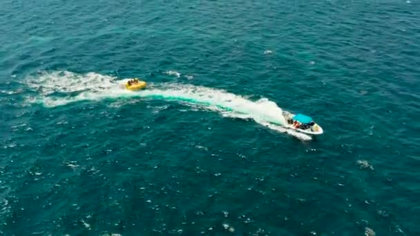 ビーチリゾートの海の魅力｜ボラカイ島フィリピン. — ストック動画