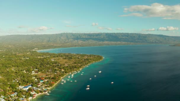 La côte de l'île de Cebu, Moalboal, Philippines.