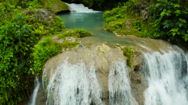 Krásný tropický vodopád Filipíny, Cebu — Stock video