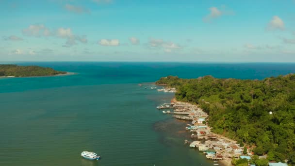 Cidade e porto em Balabac Island, Palawan, Filipinas. — Vídeo de Stock