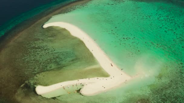 Tropische Insel mit Sandstrand. Camiguin, Philippinen — Stockvideo