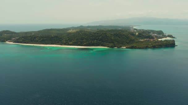 Isola tropicale con spiaggia sabbiosa, Boracay, Filippine — Video Stock