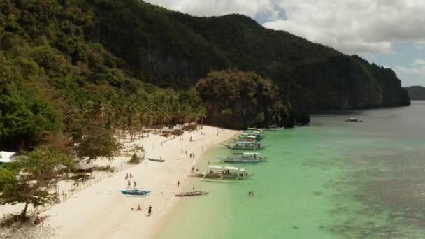 Tropisk ö med sandstrand. El nido, Filippinerna — Stockvideo