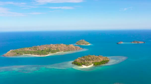 Tropik adalar ve mavi deniz. Filipinler, Zamboanga. — Stok video
