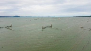 Denizde balık çiftliği. Filipinler, Mindanao