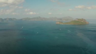 Tropik adaları olan deniz burnu El Nido, Palawan, Filipinler
