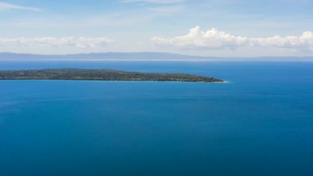 Blauwe zee en tropische eilanden. Bohol, Filipijnen. — Stockvideo