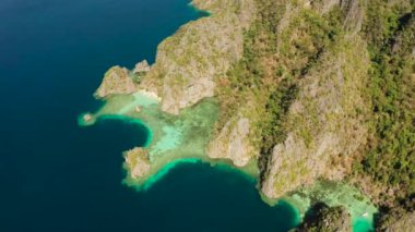 Tropikal ada Busuanga, Palawan, Filipinler.