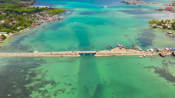 Ponte Dauis entre as ilhas de Bohol e Panglao, Filipinas. — Vídeo de Stock