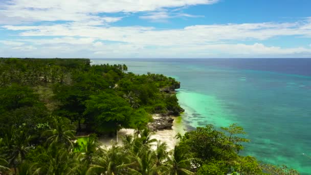 Bela praia e mar azul-turquesa. Anda Bohol, Filipinas. — Vídeo de Stock