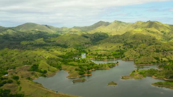 Colinas y montañas con vegetación tropical. Bohol, Filipinas. — Vídeos de Stock