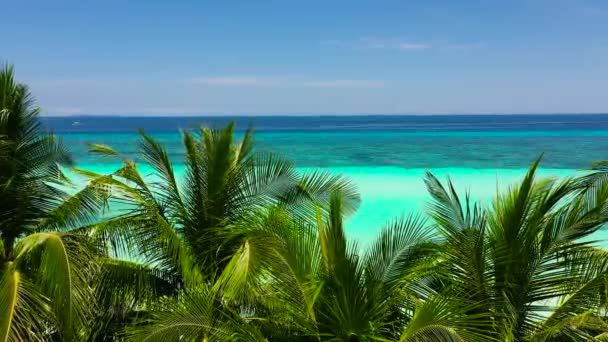 Písečná pláž a tropické moře. Ostrov Panglao, Filipíny. — Stock video