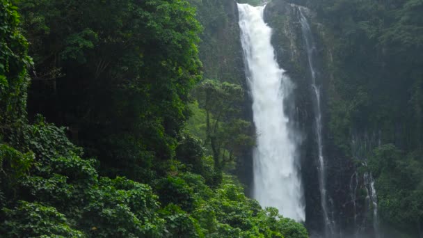 Hermosas cataratas tropicales Maria Cristina. Filipinas, Mindanao. — Vídeo de stock