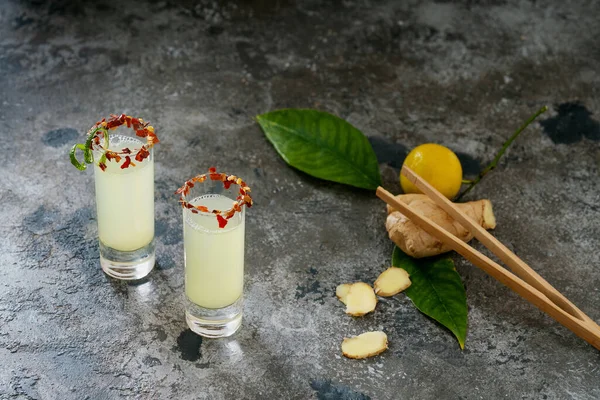 Ginger Lemon Shot Jengibre Rodajas Cítricos Rama Inmune Aumenta Salud —  Fotos de Stock
