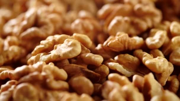 4k Vídeo de macroprimer plano giratorio Nueces. Alimentos ricos en minerales y vitaminas . — Vídeo de stock