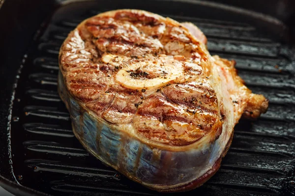 Kavrulmuş dana incik ızgara Pan