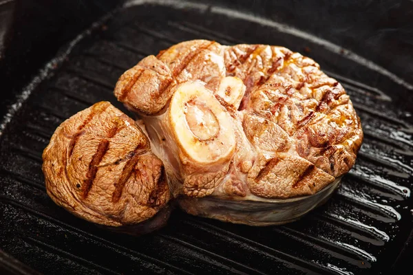 Kavrulmuş dana incik ızgara Pan