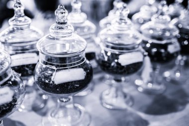 Tadım çay deposunda tonlu Bw fotoğraf