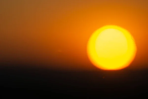 Cielo Dorado Iluminado Por Gran Sol Redondo Final Del Día — Foto de Stock