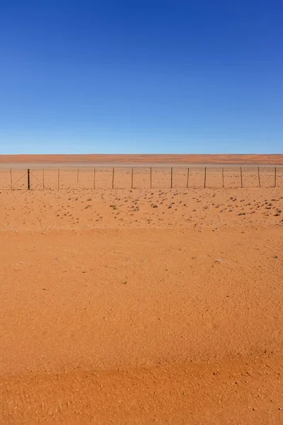 Amplio Paisaje Típicamente Meridional Namibia Deun Suelo Naranja Rico Hierro —  Fotos de Stock