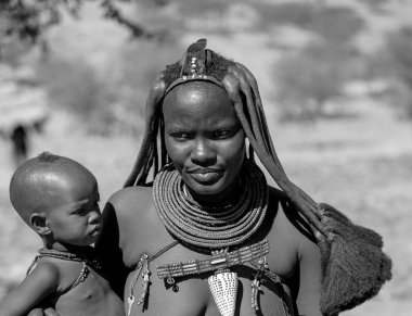 Damaraland Namibya - 21 Mayıs 2018; Himba kabile Köyü ve insanlar