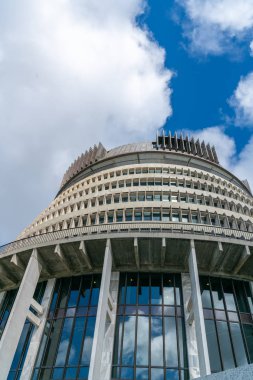 Yeni Zelanda Wellington Yeni Zelanda hükümet bulutların üzerinde arı kovanı dairesel koni şeklinde.