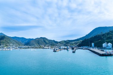 Kraliçe Charlotte ses Yeni Zelanda - 2 Ekim 2018; Yolcu üstünde-tahta gelen sahne kontrast objektif parlama ile gemi üst güvertede geçen bak