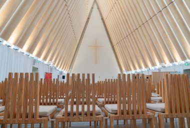 Yeni Zelanda'daki Christchurch depremler ardından kilise geçici binanın için yaratıcı mimarisi. Karton Anglikan katedrali