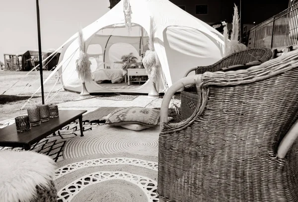 На горе Маазануи разбит палаточный лагерь — стоковое фото