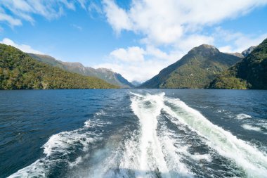 Dağlar deniz şüpheli ses karşılamak