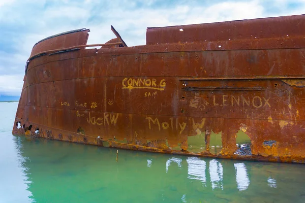 Hulk enferrujado afundado do velho navio Waverley — Fotografia de Stock
