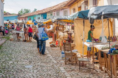 Turistler için Küba sokak pazarı