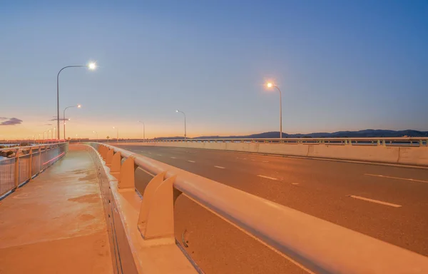 Rota de transporte da Ponte do Porto de Tauranga com estrada e pedestre — Fotografia de Stock