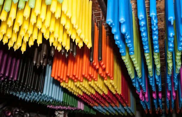 Velas de colores en producción — Foto de Stock