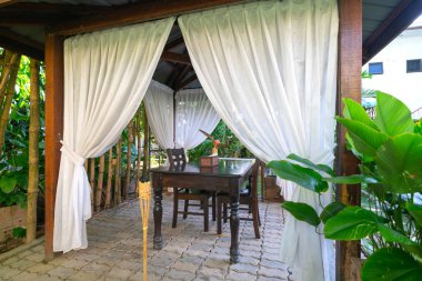 Tropikal iç ev tasarımı