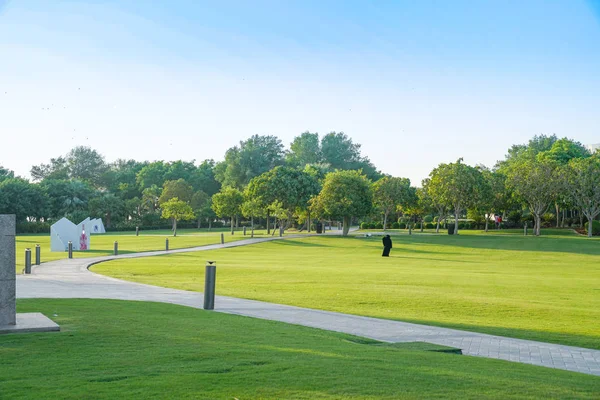 Korníši Park a veřejné umělecké dílo. — Stock fotografie