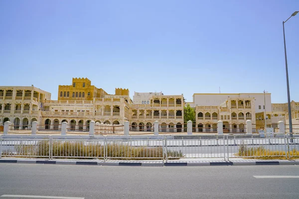 Gamla Souq byggnader i Doha från gatan — Stockfoto