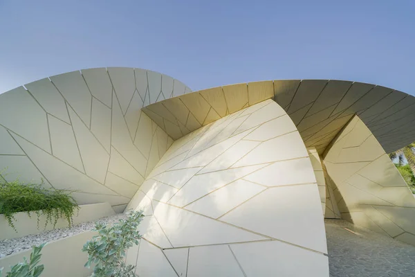 Nemzeti Múzeum Katar szokatlan, de feltűnő tervezési forma ins — Stock Fotó