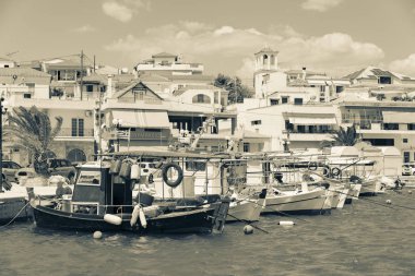 Tuhaf balıkçı tekneleriyle Ermioni Rıhtımı 