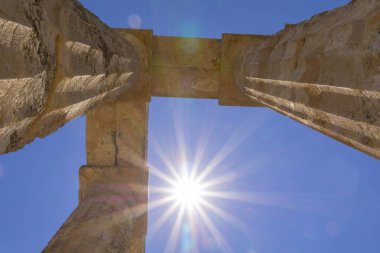 Antik zeus Tapınağı